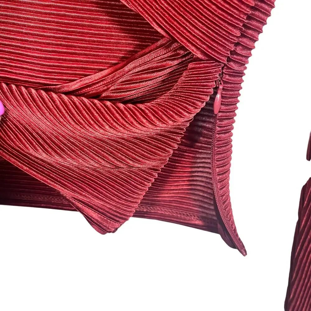 Astr The Label Plisse Cut Out Twist Bust Top Brick Color Size Medium